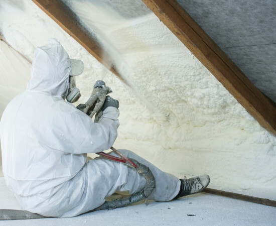 Spray,Polyurethane,Foam,For,Roof,-,Technician,Spraying,Foam,Insulation