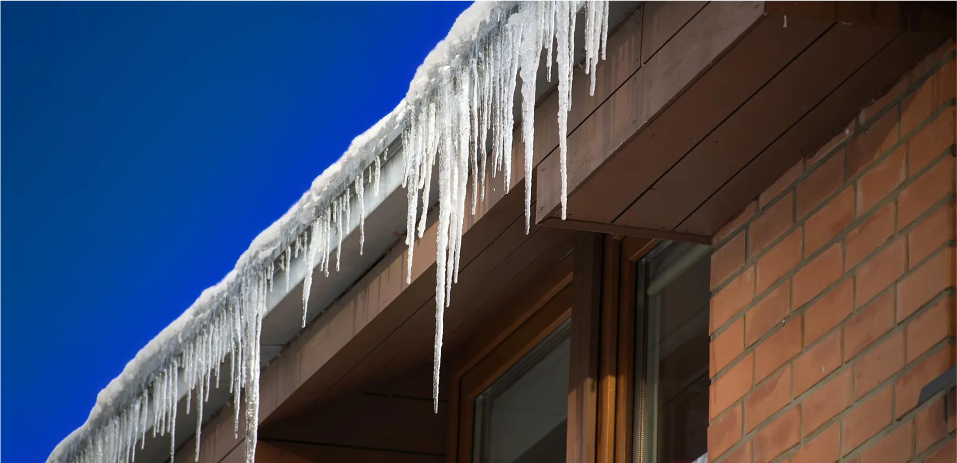 Roof Insulation Contractors Improve Comfort